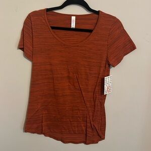 XS LuLaRoe Classic Tee